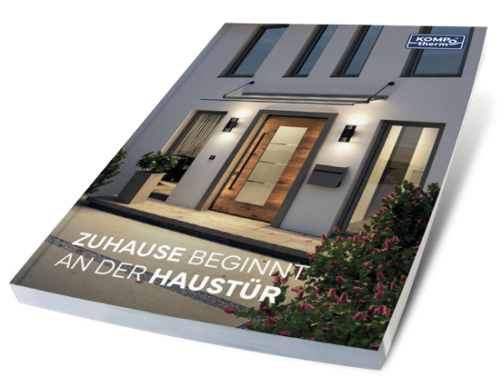 Katalog mit Haustüren von Kompotherm abgebildet im liegen.